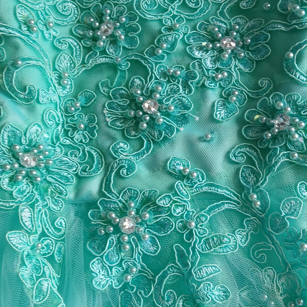 Dress Size 4 - Picture 10 of 11
